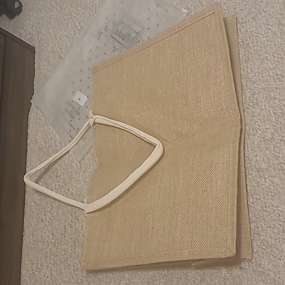 Straw Purse - Picture 2 of 5